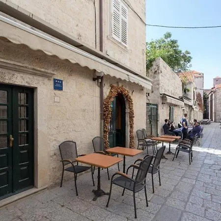 Dubravka Iza Roka * Dubrovnik